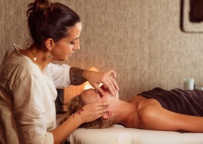 Soin régénérant du visage par Stéphanie, Chez Nanie